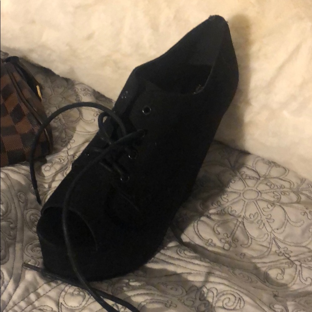 Size 7  brand new